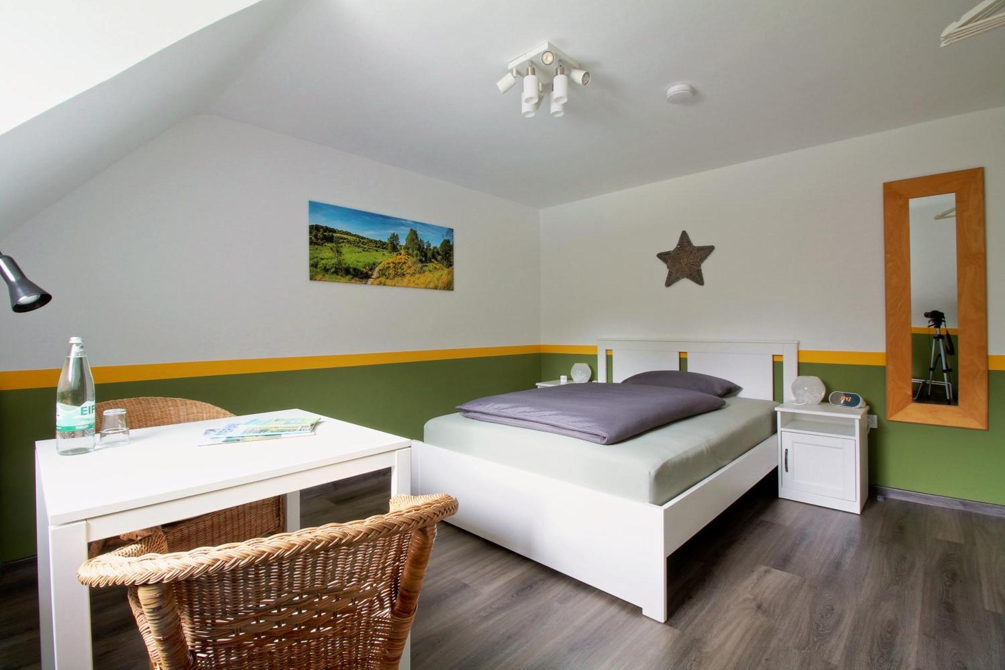 Toms Gaestehaus Schleiden Room photo